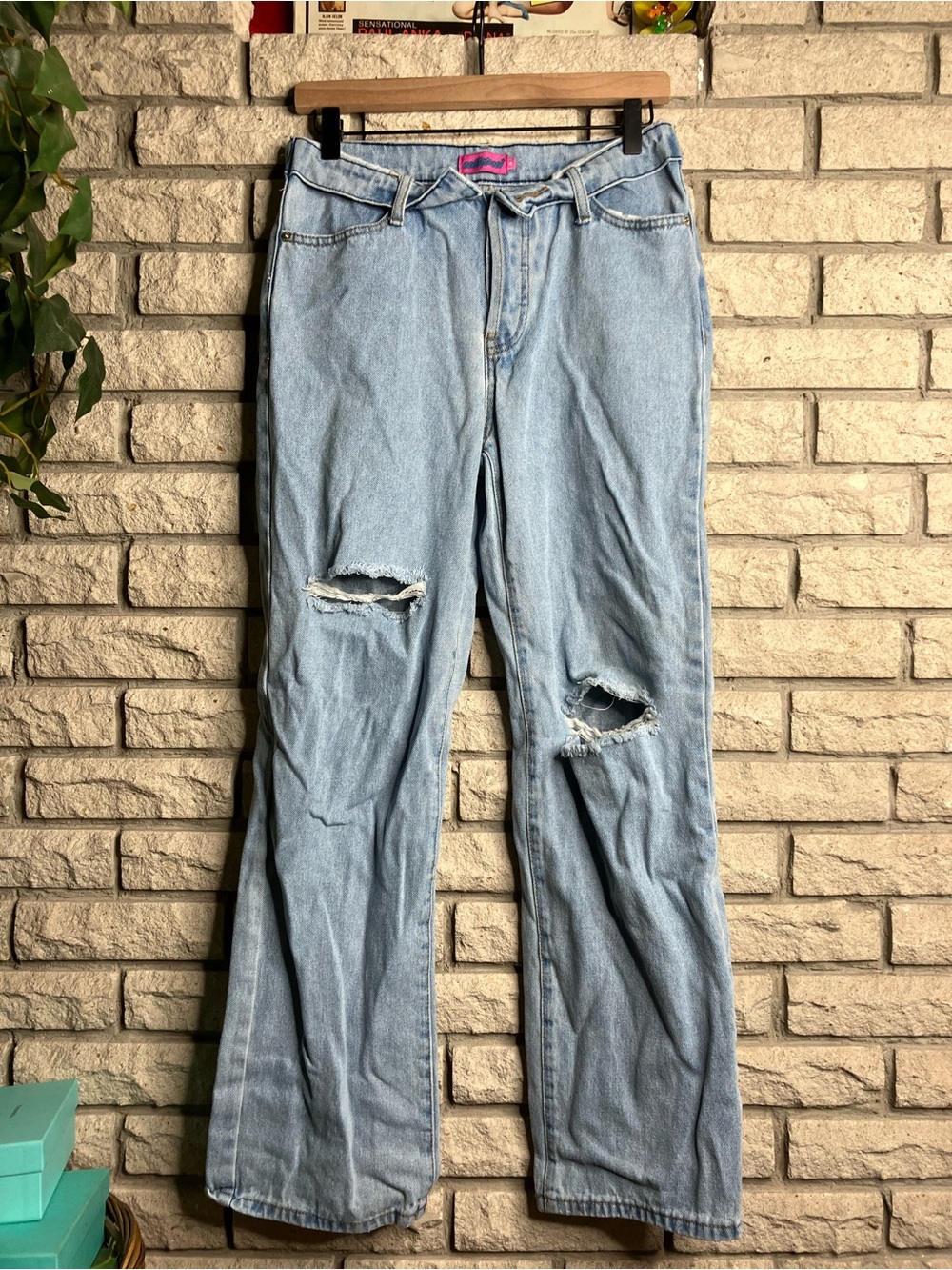 Edikted Roll Down Low Rise Baggy Jeans - Picture 2 of 8